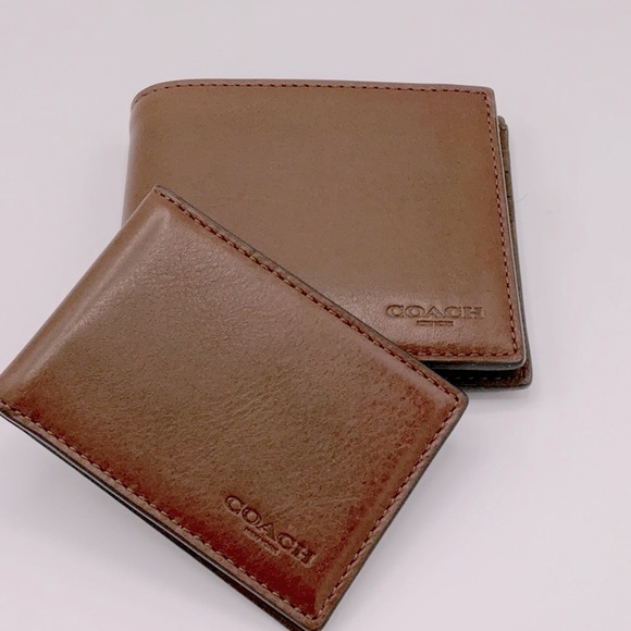 Coach Other - Coach Leather Compact ID Wallet